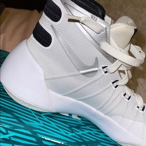 Hyper dunks 2015 basketball shoe